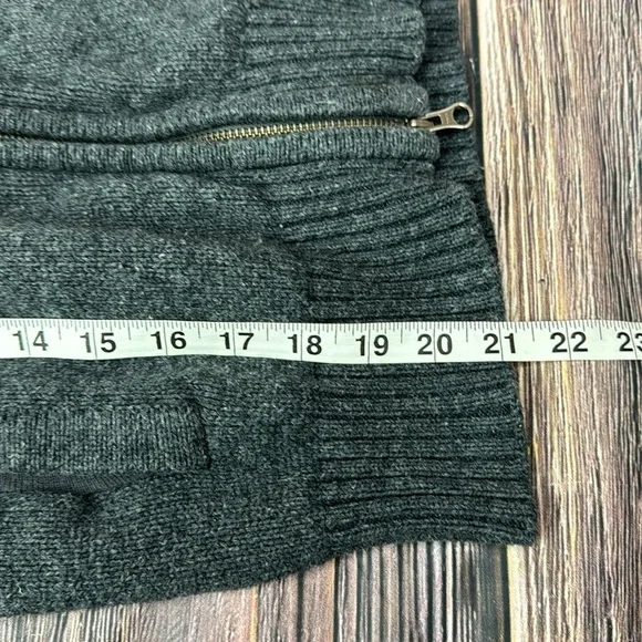 Columbia Women’s Sweater - Picture 9 of 9